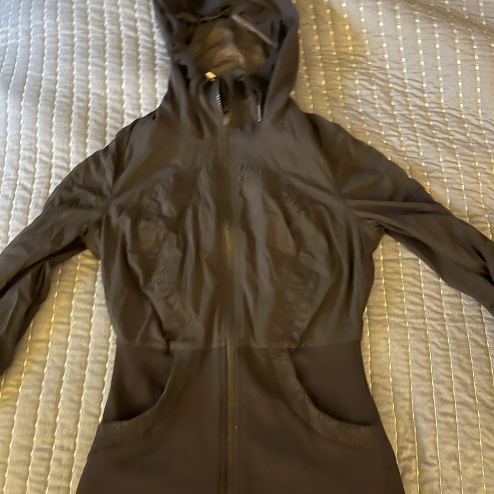 Lululemon size 6 jacket